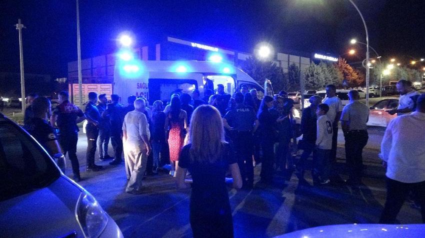 Düğünde halay sırasında 'elini tuttun' kavgasında 3 kişi yaralandı