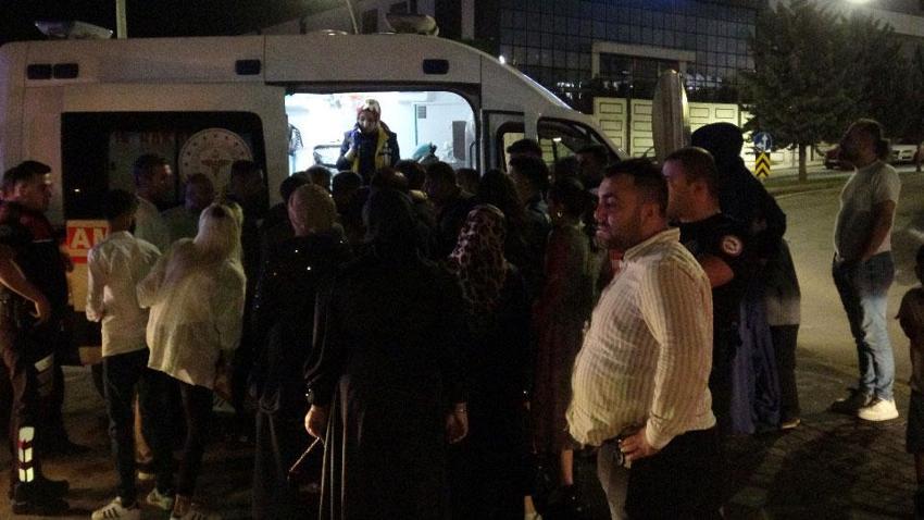 Düğünde halay sırasında 'elini tuttun' kavgasında 3 kişi yaralandı