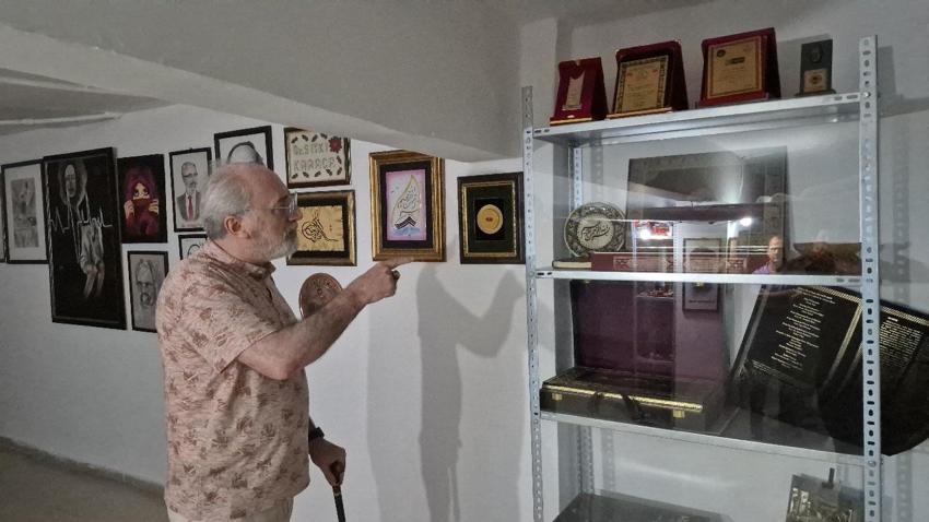 Yarım asırdır 49 ülke ve 80 şehir gezerek tarihi eser topluyor