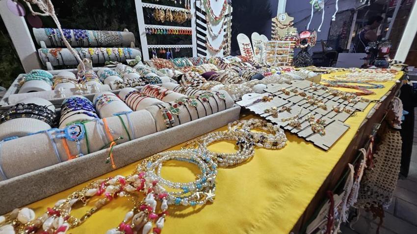 Hataylı depremzede kadınlar alın terini kazanca dönüştürüyor: Tezgahlar el emeğiyle dolup taştı