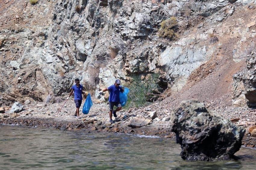 Karayolu ulaşımı yok ama tonlarca çöp var! 11 yılda 306 ton toplandı