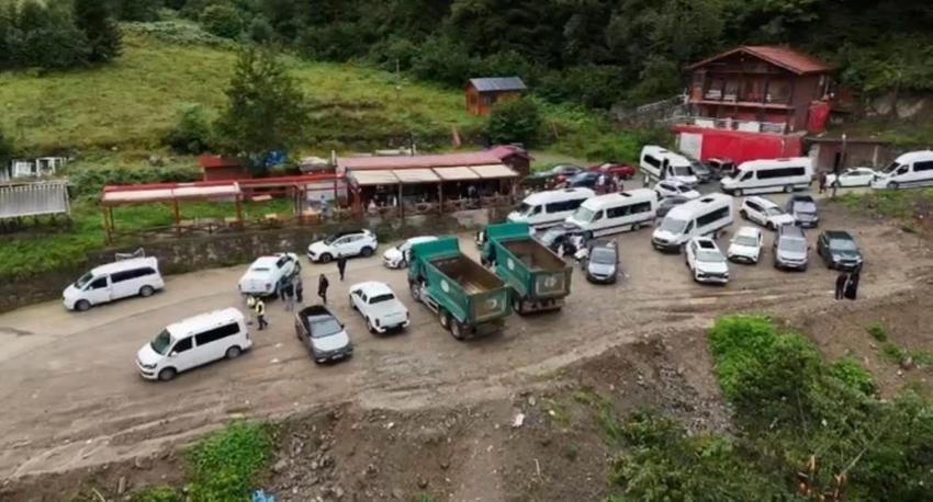 Uzungöl'de turistler mahsur kaldı: Dünyaca ünlü turizm merkezinde ikinci taşkın!