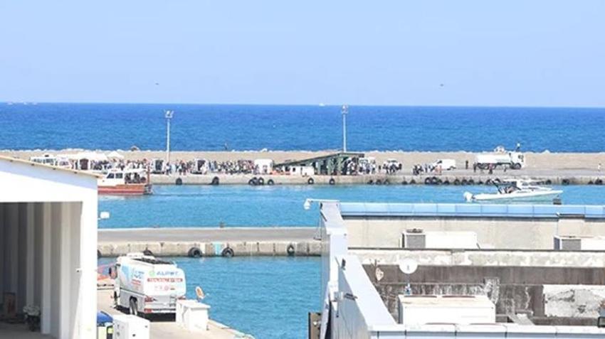 Girne'de yüzlerce kişiyi taşıyan gemi alabora oldu! KKTC Başbakanı Ünal Üstel: 'Çok üzgünüz can kayıplarımız var'