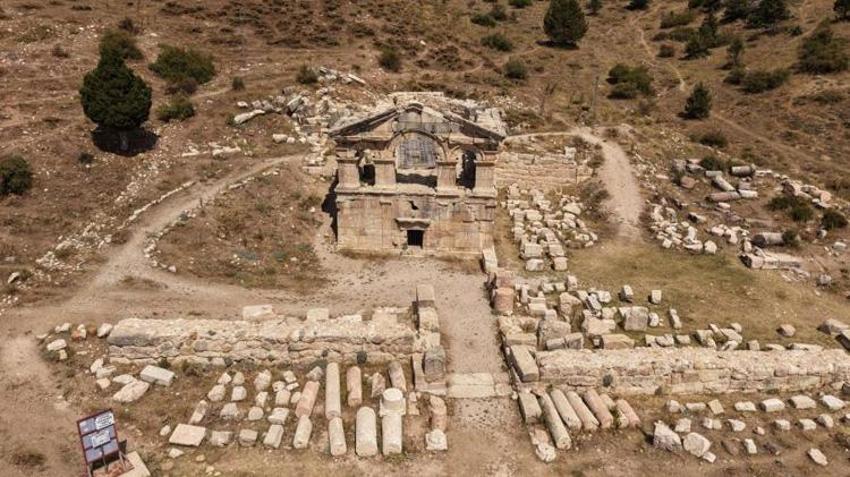 Adana’nın saklı hazinesi! Binlerce yıllık tarihi kalıntılar arasında dikkat çeken yapı