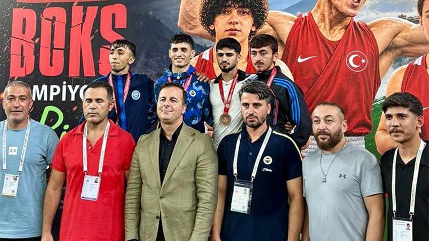 Niğdeli boksörler Rize’den iki madalyayla döndü