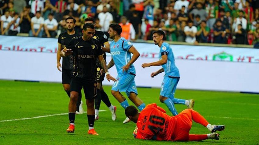 FATİH TEKKE İSTİFA ETTİ Mİ? Trabzonspor'dan son dakika açıklaması: 'Yollarımızı ayırma kararı aldık.' Amedspor yenilgisi Fatih Tekke'yi koltuğundan etti!