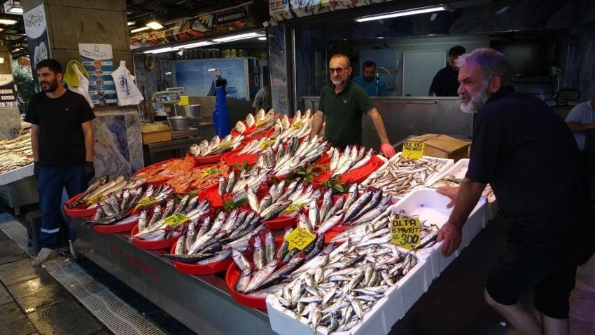 Balık sezonu bereketle açıldı! Denizden kasa kasa çıktı: Fiyatını görenler tezgaha koştu!