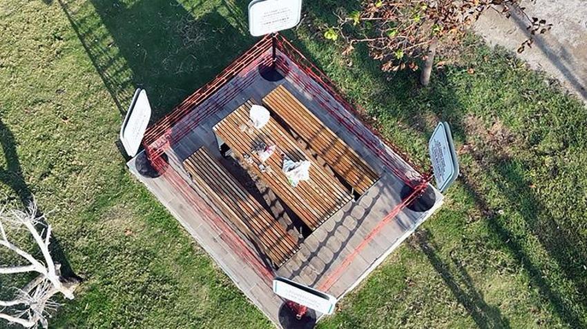 İskenderun’da çöp tepkisi: Kirli masa 7 günlük sergiye dönüştürüldü