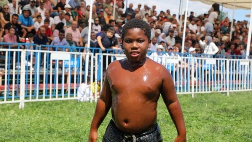 Tanzanya'dan gelip er meydanının Arap Osman'ı oldu: 11 yaşında dikkat çeken performans!