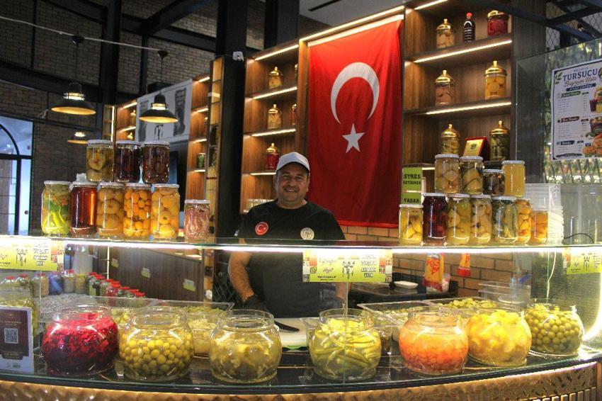 Turşu sezonu başladı, yılların turşucusundan püf noktaları geldi! Kışlık konserve hazırlayacaklara ise uzmanından kritik uyarı geldi