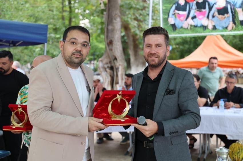 Denizli'nin yöresel gastronomi değerlerinden 'Yanık Kokulu Tavas Koyun Yoğurdu'nun tarihi ve tarifi kitap haline getirildi