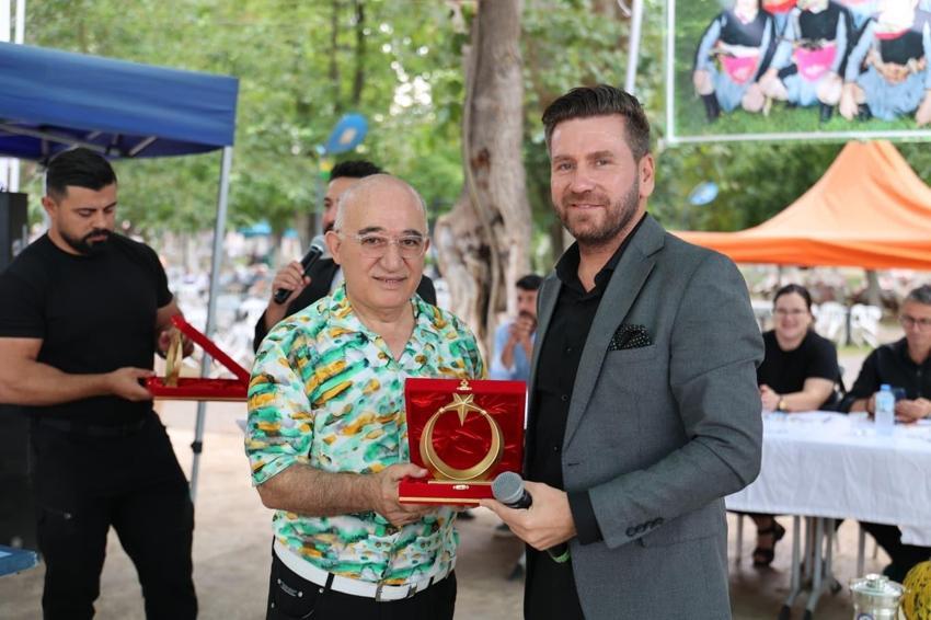 Denizli'nin yöresel gastronomi değerlerinden 'Yanık Kokulu Tavas Koyun Yoğurdu'nun tarihi ve tarifi kitap haline getirildi