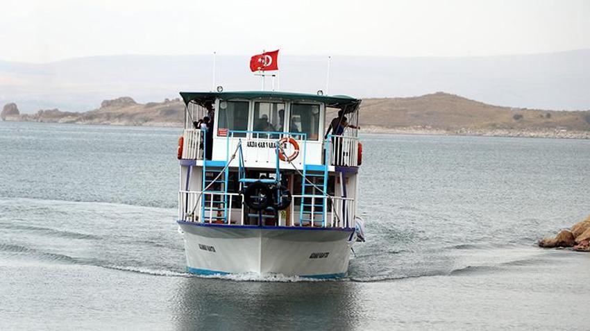 Akdamar Adası'nda 14. ayin heyecanı: 1100 yıllık tarihi kilisede pazar günü yoğun katılım bekleniyor!