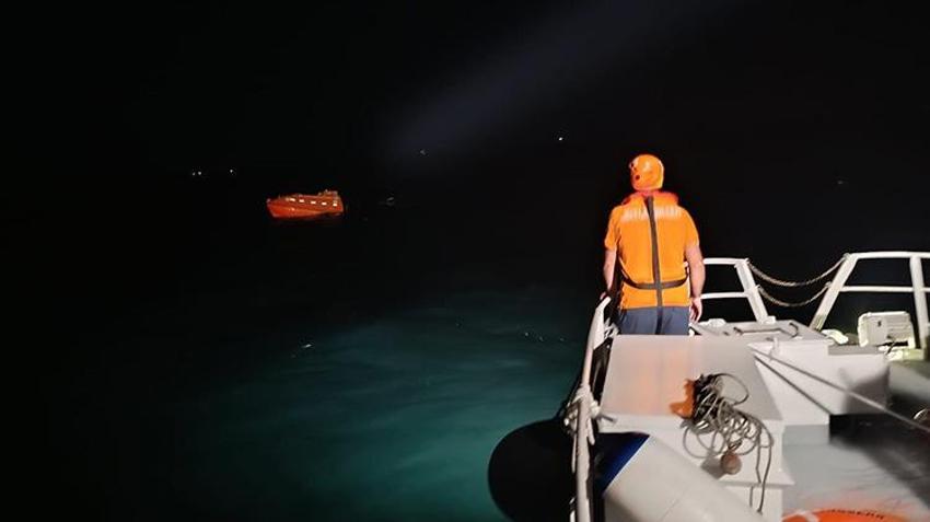 Marmara Denizi'nde gemi kazası: Alsu ile Tuğberk İmamoğlu gemileri çarpıştı, 10 personelle irtibat kesildi!