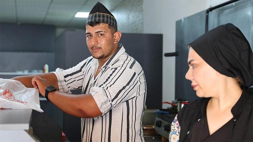 15 yıllık birikimini bu işe yatırdı! Elazığ’da döner bıçağı kadın girişimcinin elinde