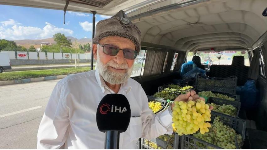Türkiye'nin 'Elmacı Dede'si bu kez Yüksekova'daki Mehmetçik'in yüzünü güldürdü