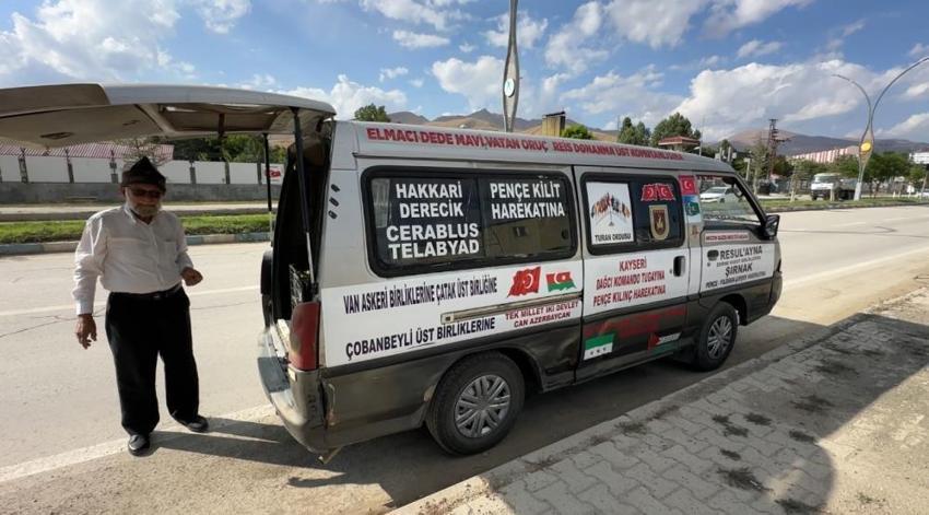 Türkiye'nin 'Elmacı Dede'si bu kez Yüksekova'daki Mehmetçik'in yüzünü güldürdü