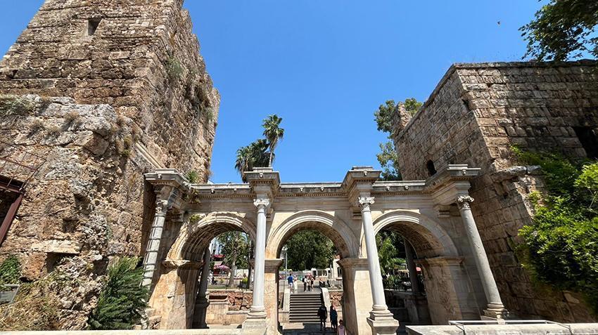 Antalya'da günde 40 bin kişi akın ediyor! Turizmciler bile şaştı: Değeri katlanacak