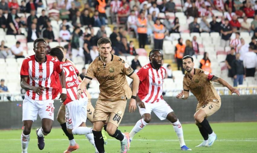 Sivasspor puan kaybetti! İsmet Taşdemir 'maalesef' deyip istifayı kabul etti