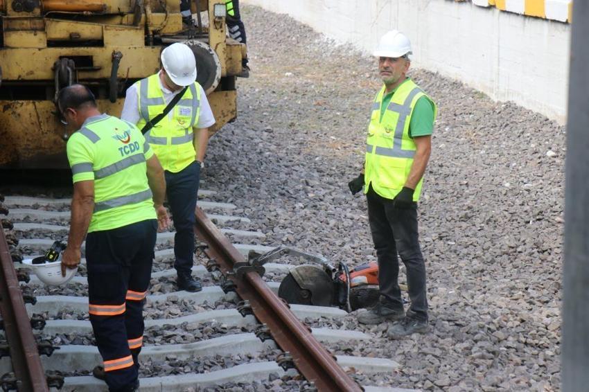 Sakarya'da tarihi dönüşüm başladı! Şehir merkezini rahatlatacak dev proje ile 2 kilometrelik hat yeniden şekilleniyor!