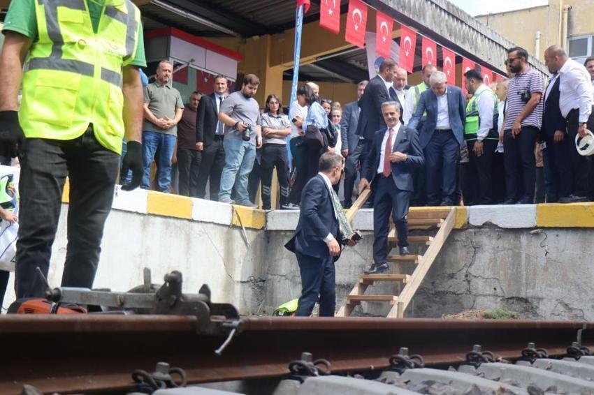 Sakarya'da tarihi dönüşüm başladı! Şehir merkezini rahatlatacak dev proje ile 2 kilometrelik hat yeniden şekilleniyor!