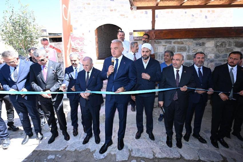 Elazığ'ın binlerce yıllık hikayesi hayat buldu! Elazığ Arkeoloji ve Etnografya Müzesi ziyarete açıldı