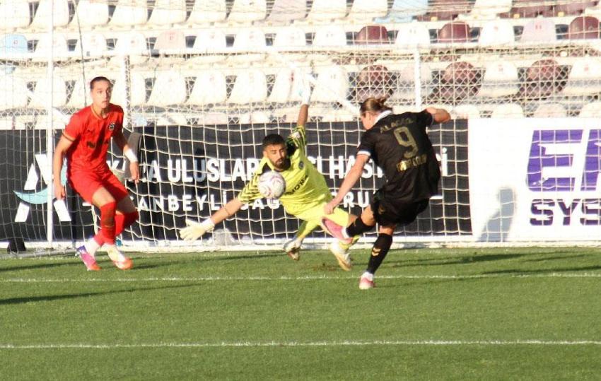 Iğdır FK - Manisa FK maçında büyük çekişme ve yarım düzine gol vardı!