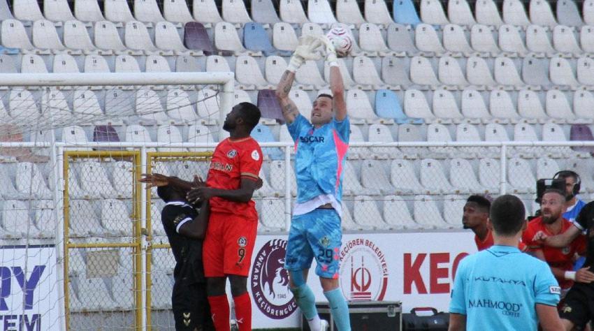 Iğdır FK - Manisa FK maçında büyük çekişme ve yarım düzine gol vardı!