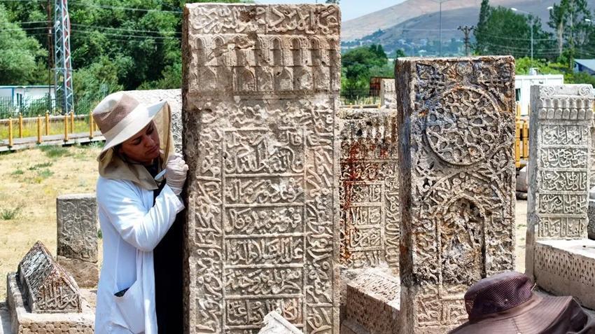 Van'da keşfedildi, tarihi değiştirecek! Tam 2 gün sürdü, toprağı kazdıkça hazine fışkırdı