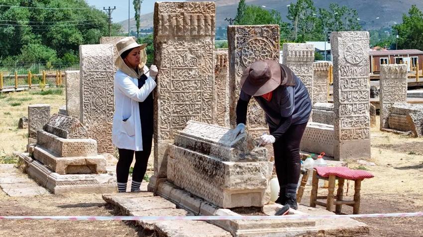Van'da keşfedildi, tarihi değiştirecek! Tam 2 gün sürdü, toprağı kazdıkça hazine fışkırdı