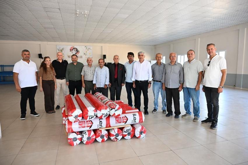 Manisa'da çilek sezonu için önemli adım! Üreticilere dev destek! Yüzde 75 hibe ile dağıtıldı