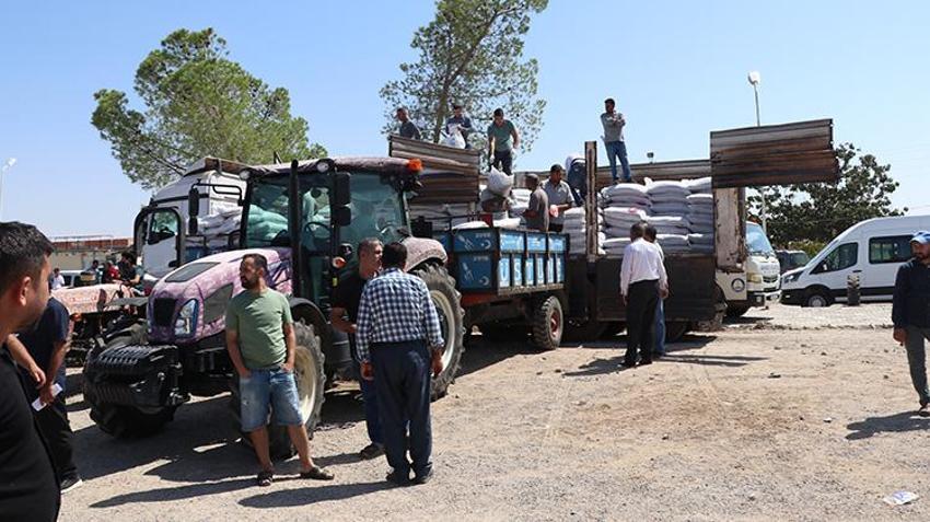 Şahinbey Belediyesi'nden çiftçilere dev gübre desteği: Yarı fiyatına 2 bin ton gübre dağıtıldı!