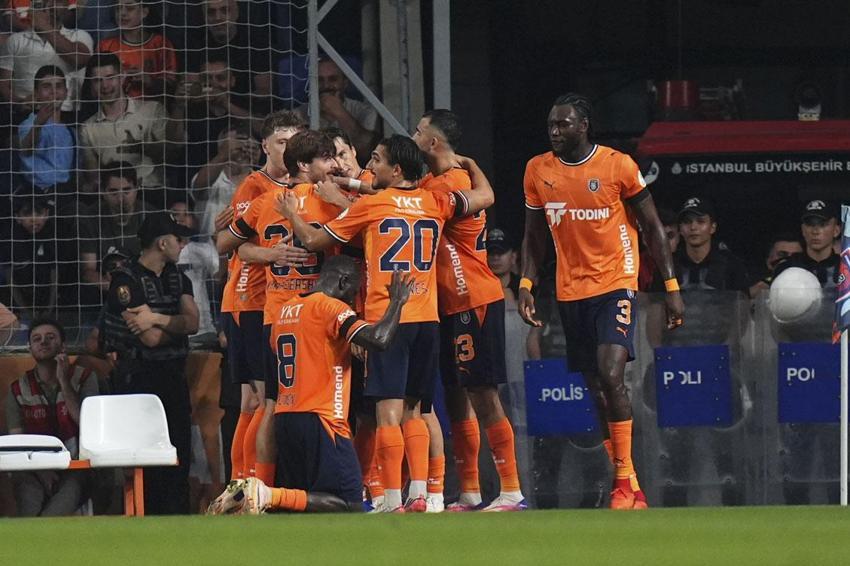 Başakşehir - Galatasaray maçında 5 gol, 1 penaltı ve 1 kırmızı kart vardı