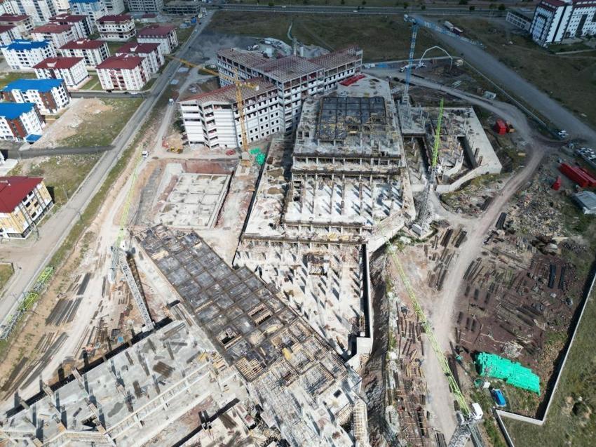Kars’ta 4,7 milyar liralık dev proje! 500 yataklı hastane hızla yükseliyor