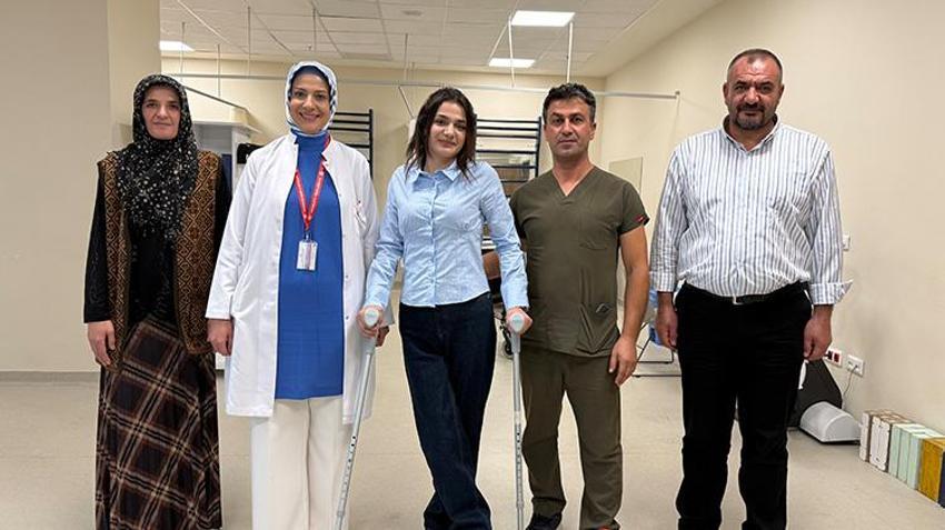 Altıncı kattan düştü, omuriliği kırıldı! Doktorlar 'yürüyemez' dedi: 3 aylık tedaviyle yürümeye başladı