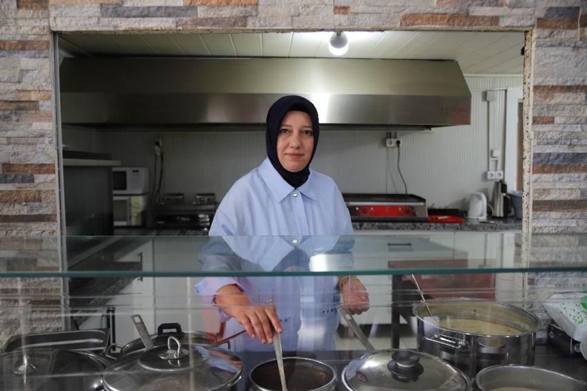 Depremde evi yıkıldı yılmadı aldığı hibeyle iş yeri sahibi oldu! Şimdi 8 kişiye istihdam sağlıyor
