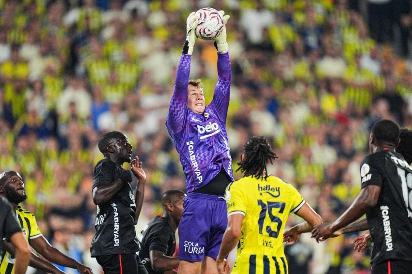 Fenerbahçe - Beşiktaş derbisinde yüksek tansiyon ve 3 gol vardı