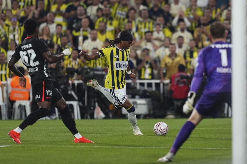 Fenerbahçe - Beşiktaş derbisinde yüksek tansiyon ve 3 gol vardı