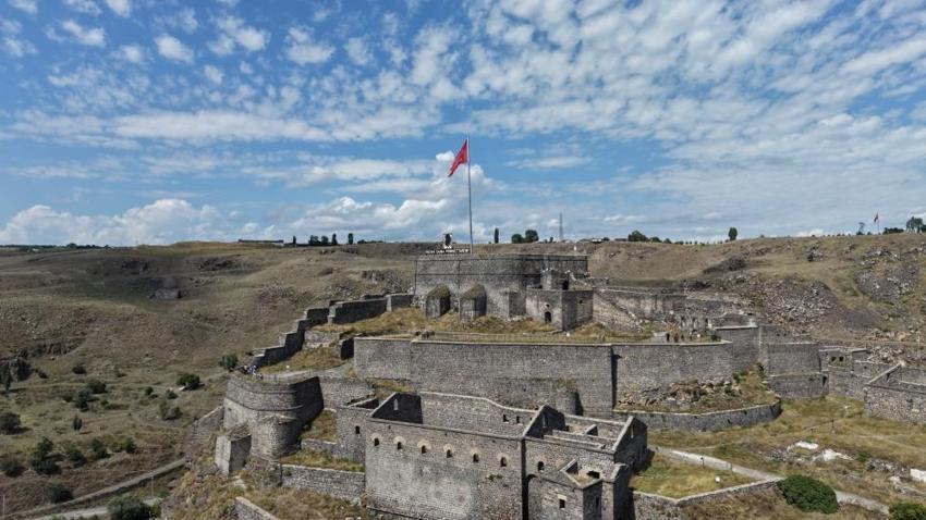 900 yıllık tarh şehri tepeden izliyor: Kars'ta görkemiyle büyülüyor