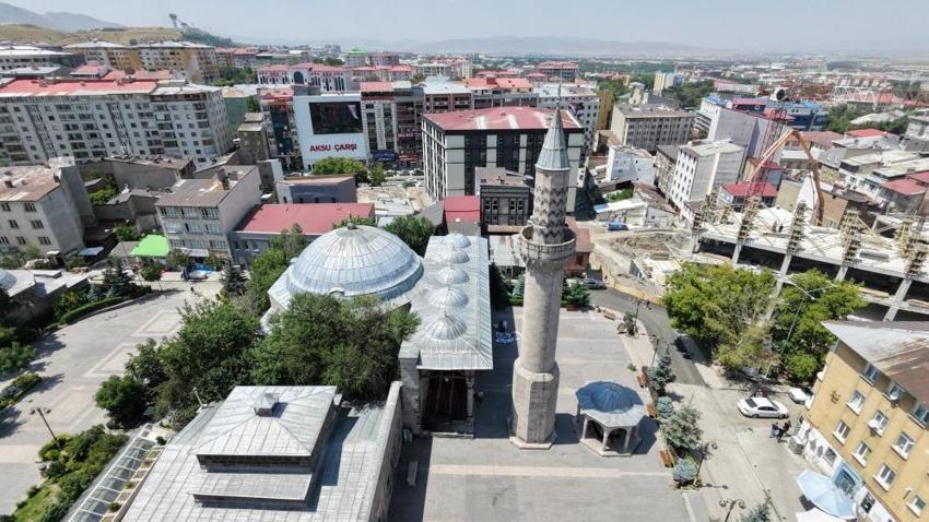 Erzurum'da 450 yıllık sırrın tek nedeni rüya! Camide müezzin gerçeği açıkladı