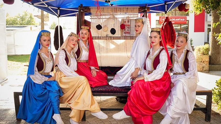 Dünyanın tanıdığı sır: Dağlardan çıkan kökler küresel sahnede: Balıkesir'in meşhur Yağcıbedir halısı dünyaya tanıtılıyor!