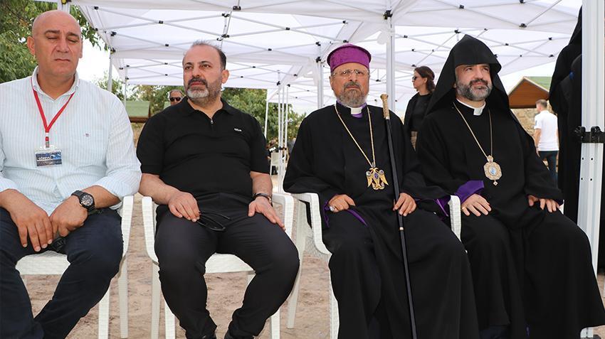 Van'da yılda 1 kez izin veriliyor! ABD'de ve Avrupa'dan geldiler: Tamar sevgilisi için ağlıyordu