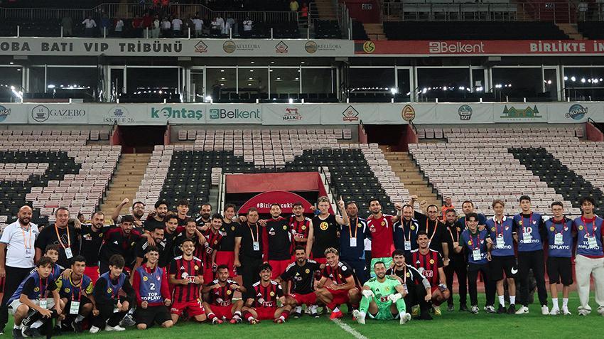 Eskişehirspor ilk maçında dağıttı! 10 kişi oynadı, 4 gol attı