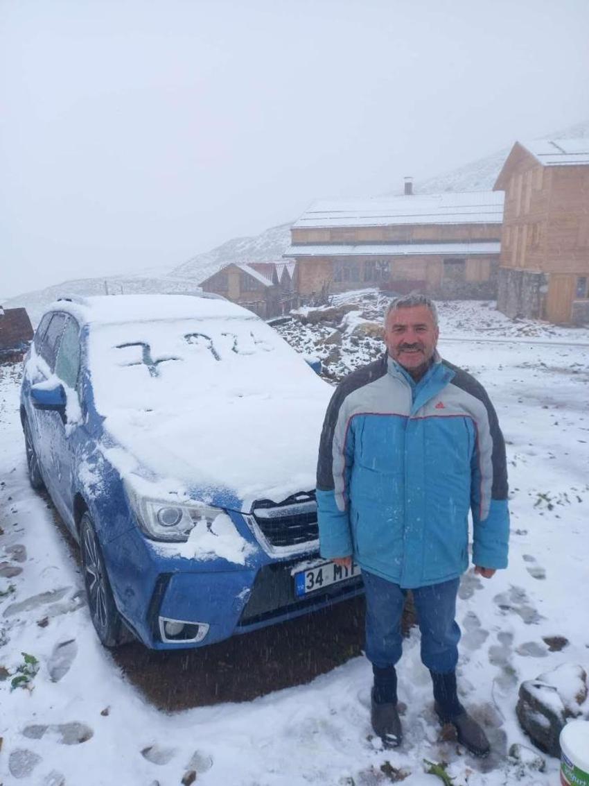 Eylül ayında kar sürprizi! Rize’de yayla kışa teslim oldu