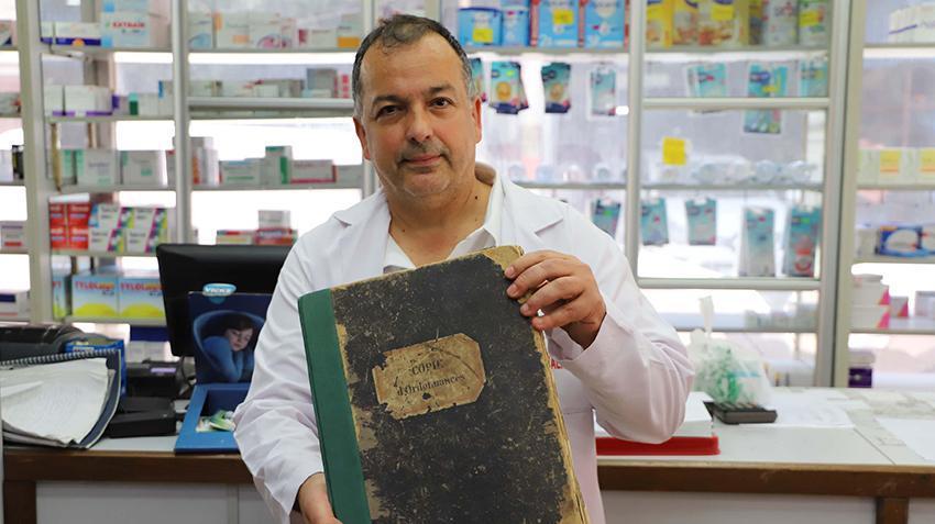 İzmir'de eczaneden çıktı! Yunanistan'dan geldiler, 80 yıl sonra defterin sırrı çözüldü