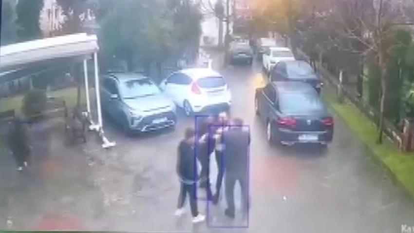 Küçükçekmece'de camide toplanan yardım paralarının kayıt altına alınmadığını idddia eden müezzin ile imam kavga etti!