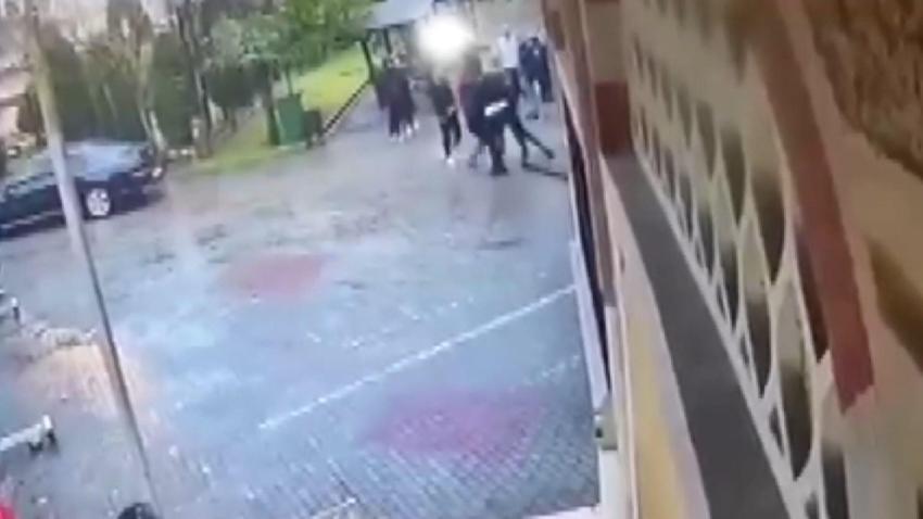 Küçükçekmece'de camide toplanan yardım paralarının kayıt altına alınmadığını idddia eden müezzin ile imam kavga etti!