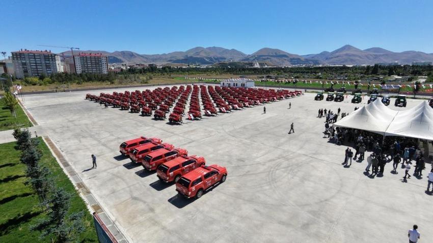 Erzurum'da kırsal mahallelere 150 adet yangın söndürme tankeri dağıtıldı!