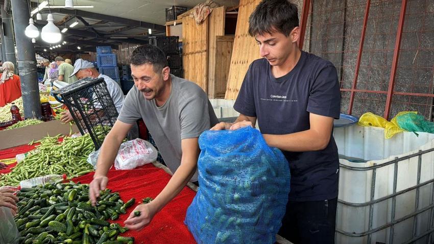 Dededen babaya, babadan oğula 3 kuşak devam eden pazarcılık geleneği