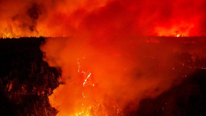 Adana, Antalya ve Mersin alev alev yanıyor! Yerleşim yerleri tedbir amaçlı boşaltıldı